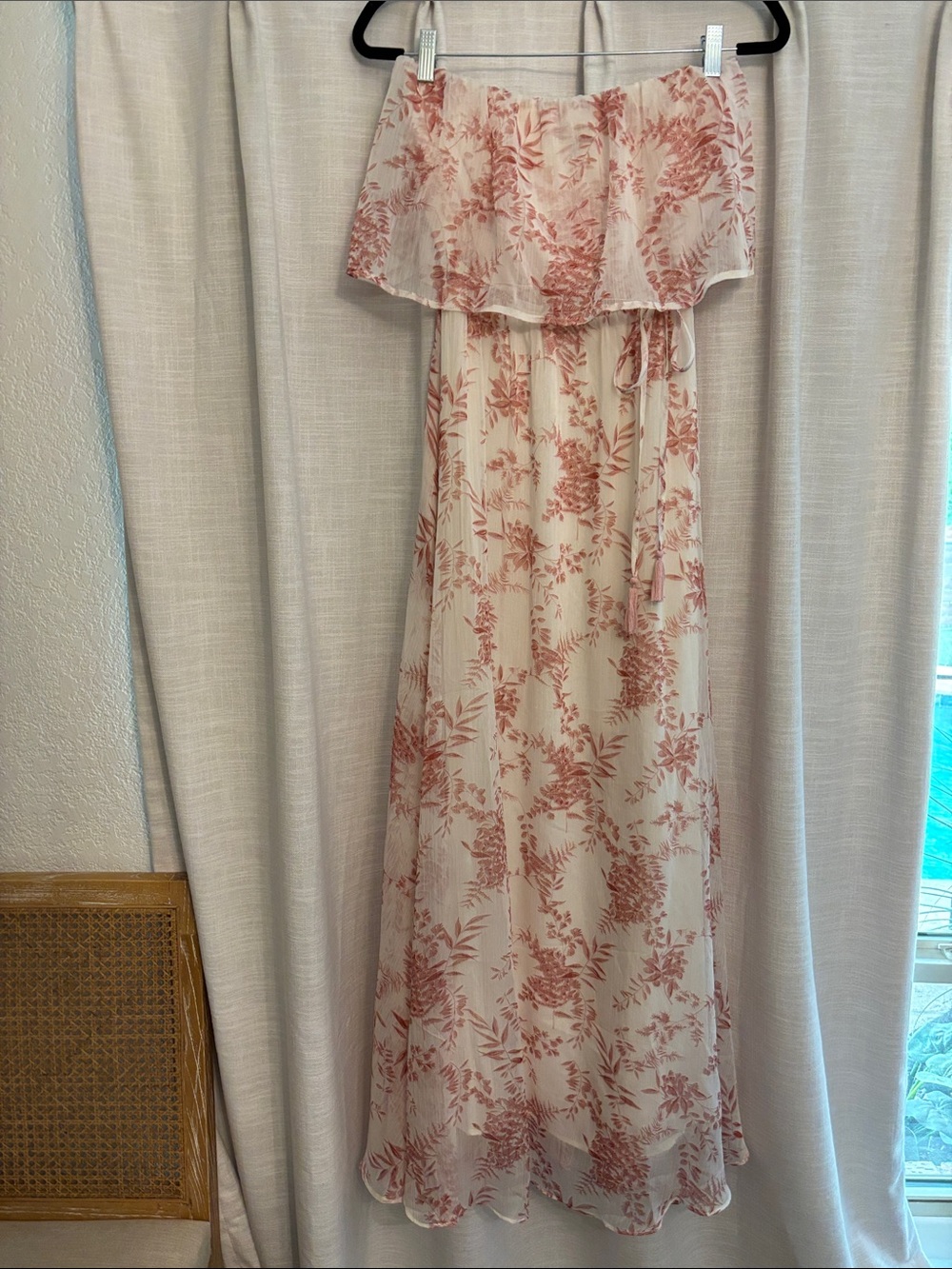 Aakaa Women’s White/Ivory and Dusty Rose Floral Maxi Strapless Dress, Small